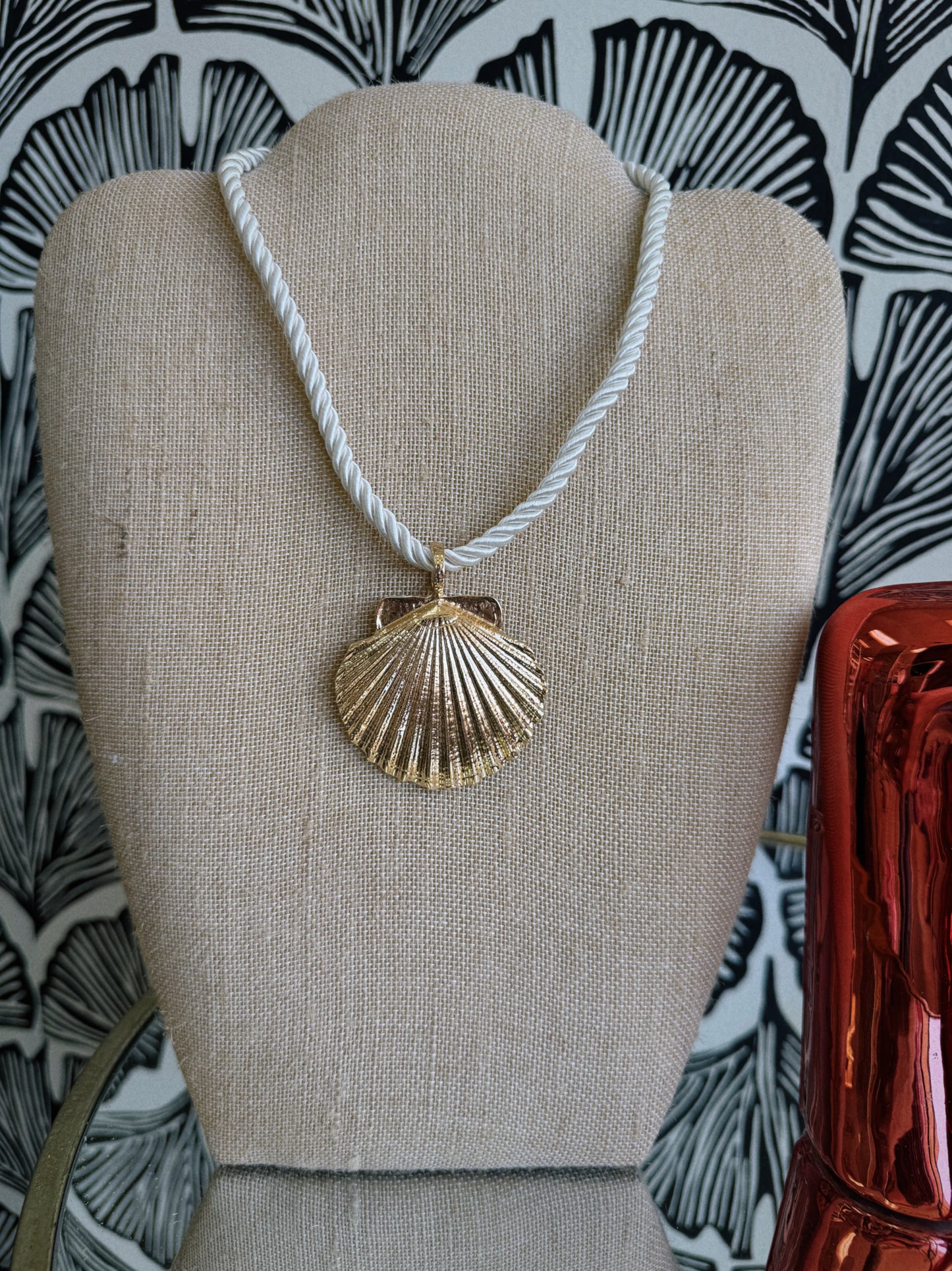 Seashell Sparkle Necklace