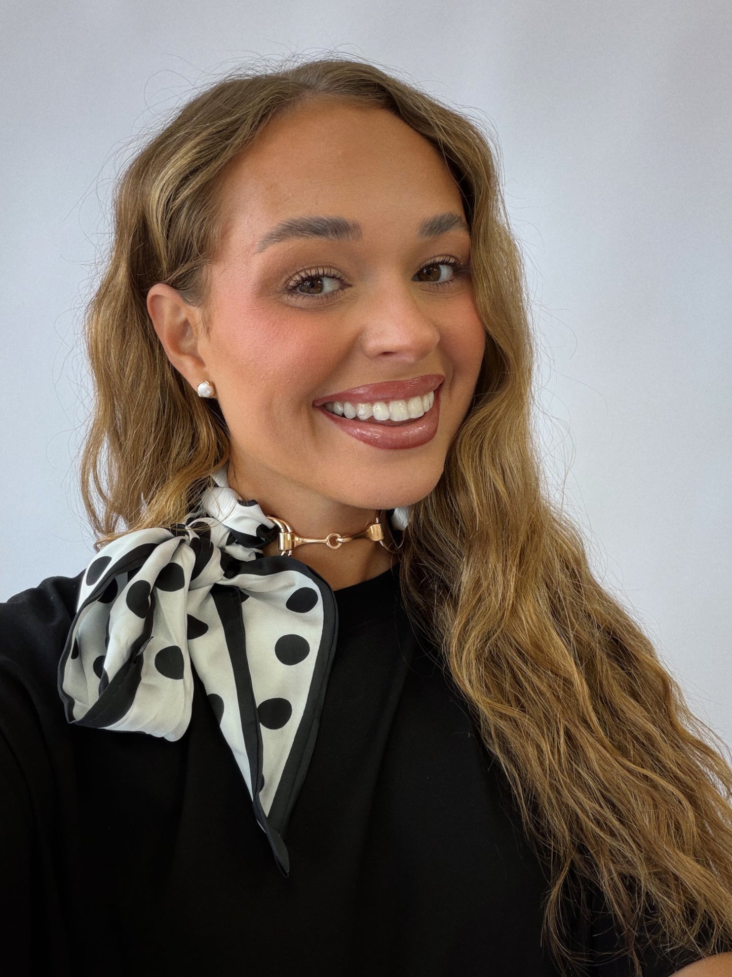 Horsebit Scarf Necklace - Black & White