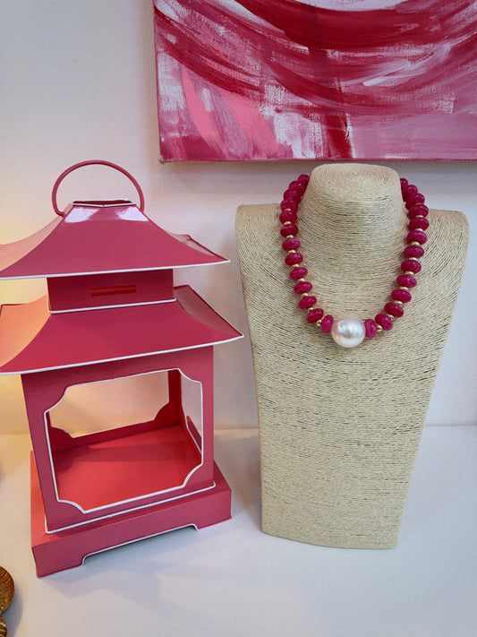 Pearls in the Sideline Necklace - Pink