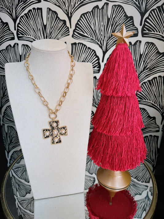 Southern Charm Pearl Necklace