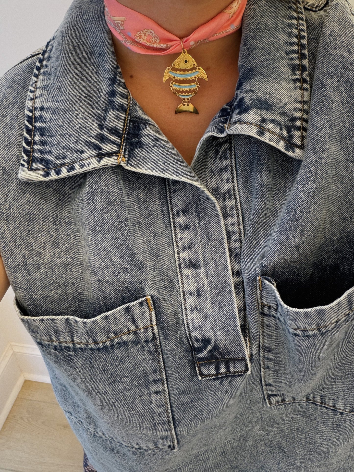 Coral Catch Scarf Necklace