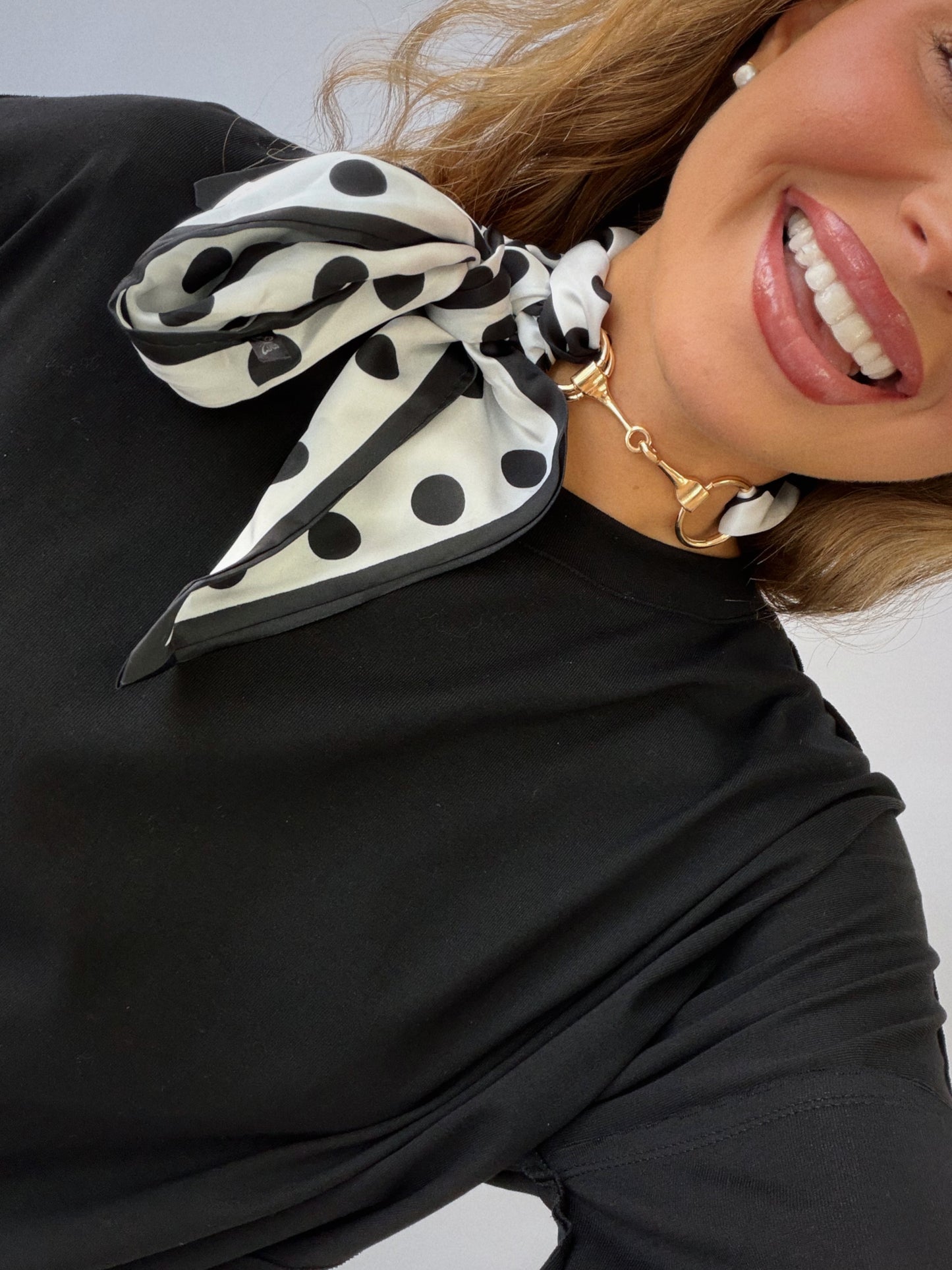 Horsebit Scarf Necklace - Black & White