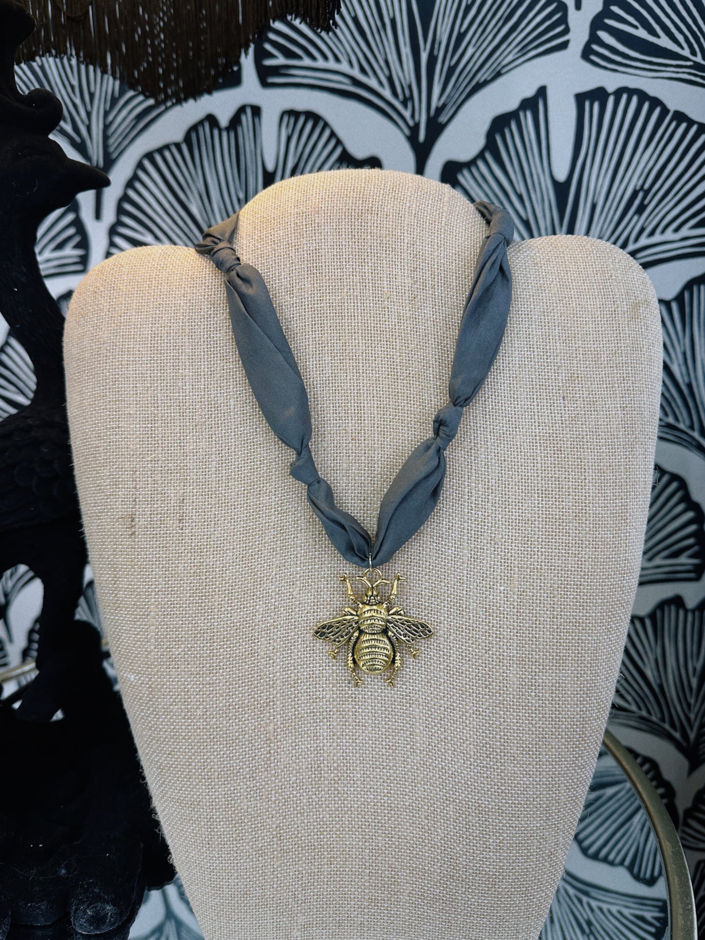 Wild Queen Bee Scarf Necklace - Grey