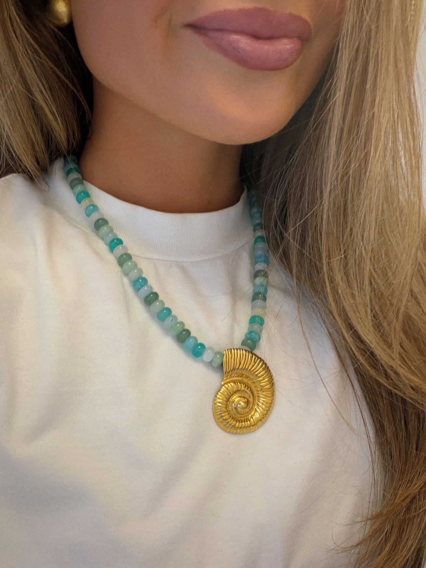 Beaded Seashell Necklace - Blue