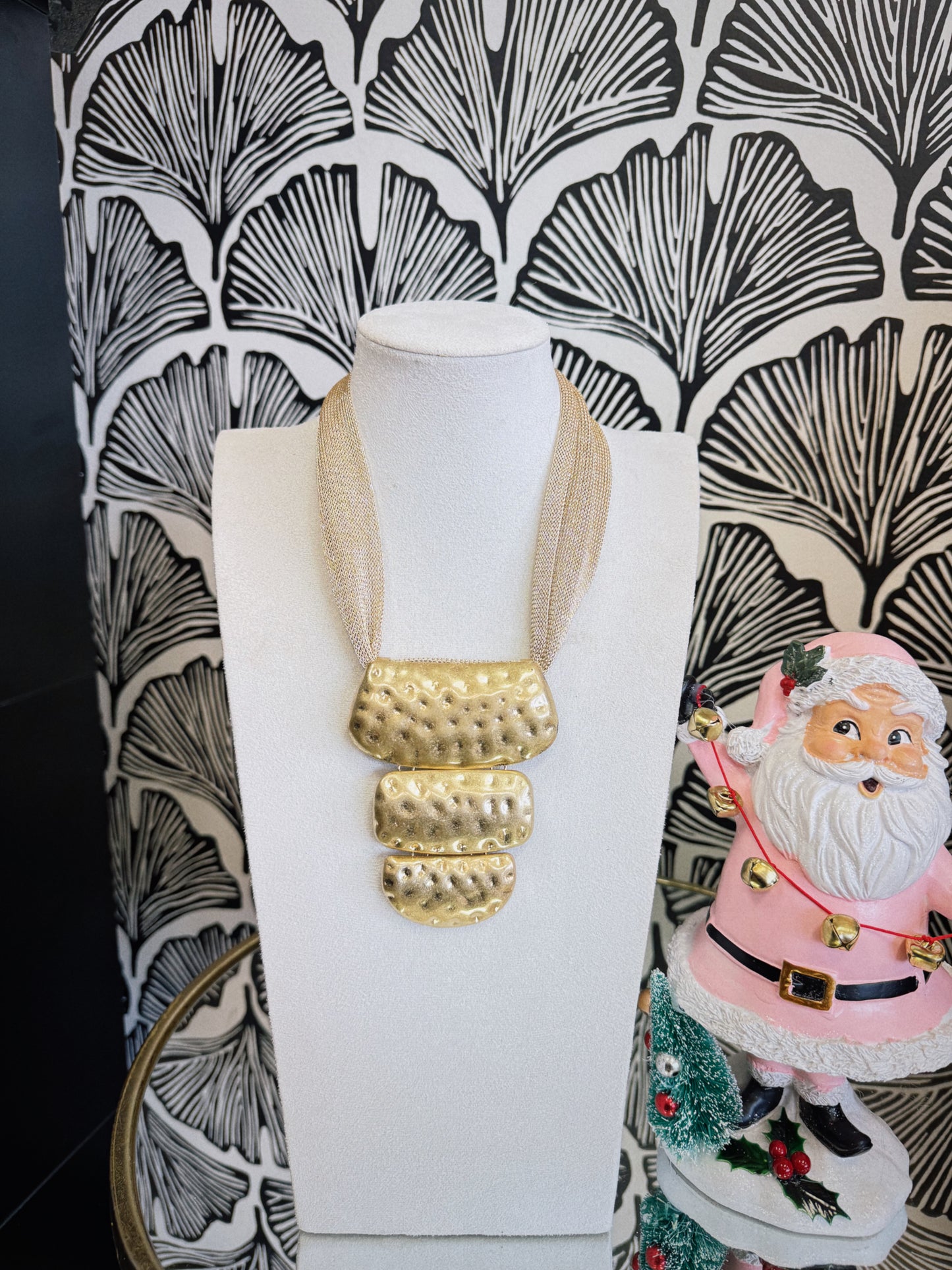 The Radiant Line Necklace